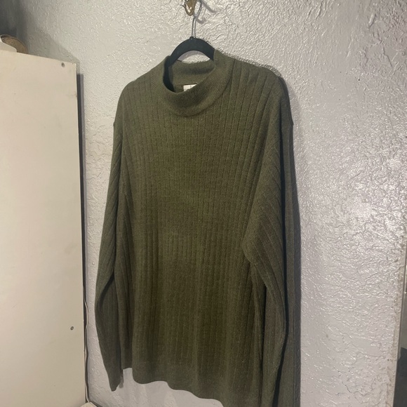 Geoffrey Beene Olive Crewneck Sweater - Picture 3 of 7